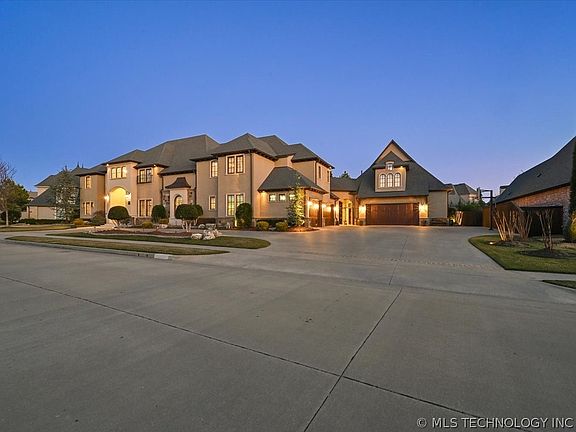 2nd image of 5909 W Twin Oaks St