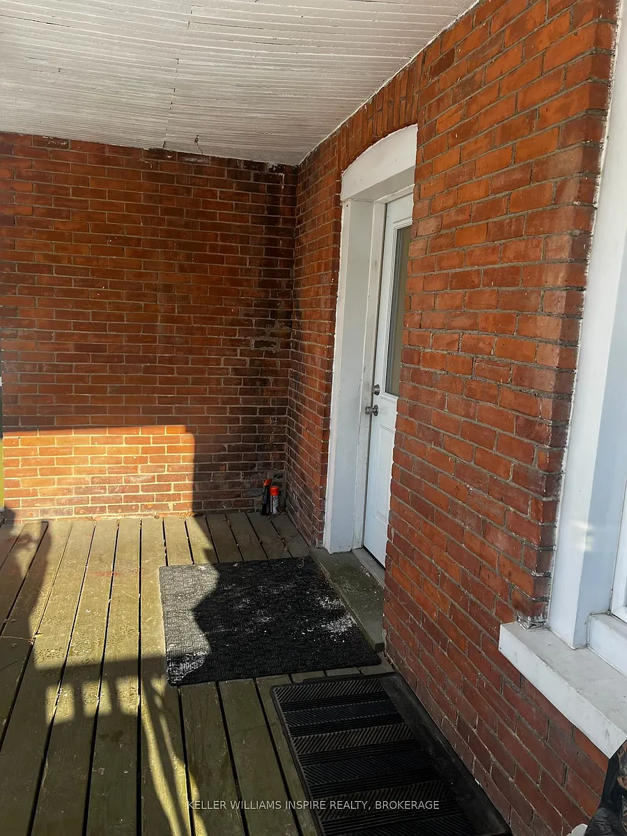 Building Photo - 8 Main St #B