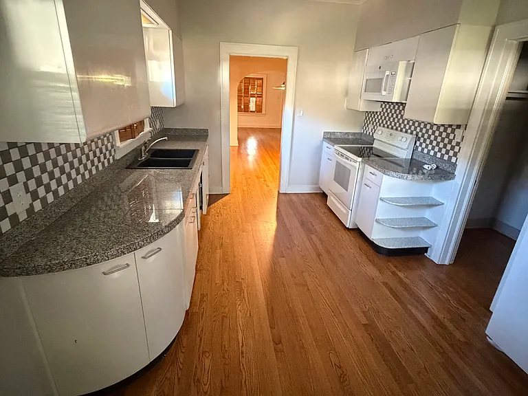 1716 S Rockford Ave — Photo 10