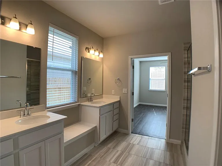 237 Michaelis Dr — Photo 13
