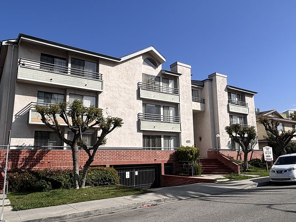 1st image of 411 Palm Dr APT 102