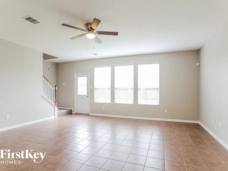 5310 Espuela Ln — Photo 3