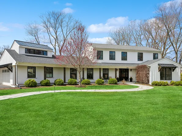 200 Enid Ln, Northfield, IL 60093