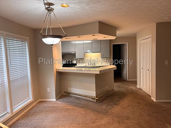 5th image of 402 Wynnes Ridge Cir SE