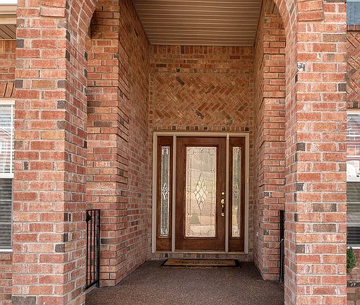 Beautiful Arched Entry!