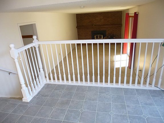 FAMILY ROOM FROM NOOK