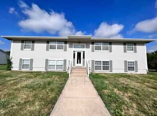 144 N Crest Dr #146, Raymore, MO 64083