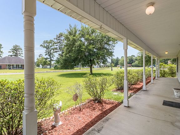 3rd image of 598 Augustine Dr