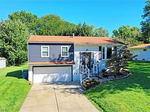 2nd image of 8285 Longview Dr NE