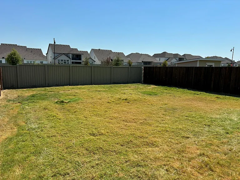 108 Bennington Dr — Photo 28