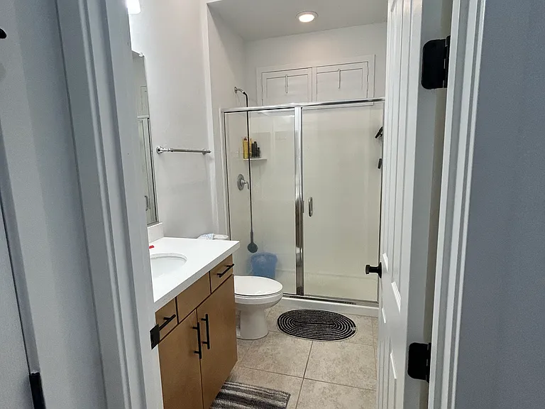 Bathroom3 with Shower
