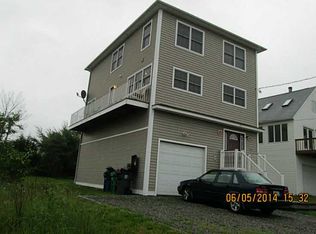 69 Spadina Ave, Warwick, RI 02889
