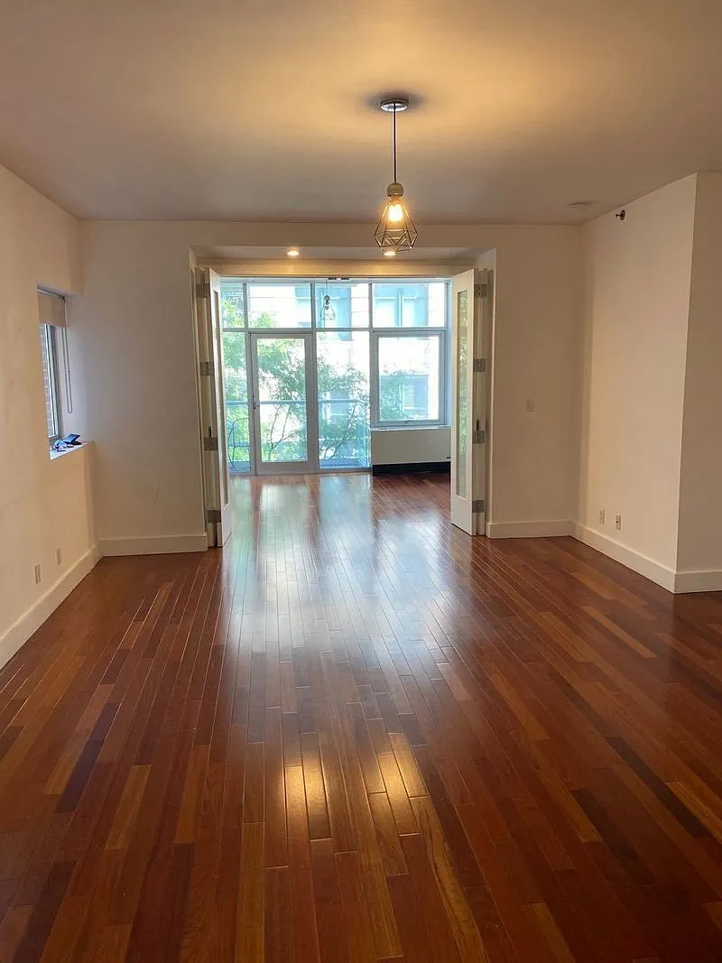 300 Spring St APT 3A photo 1