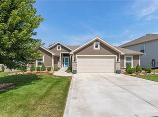 1924 Creek View Ln, Raymore, MO 64083
