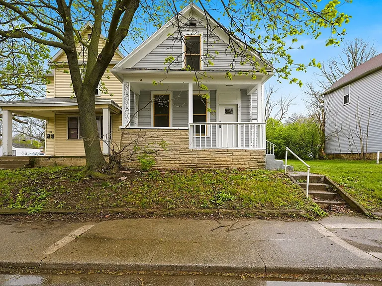 451 E Pontiac St — Photo 23