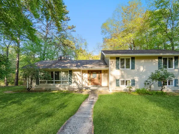 59 Giant Oak Road, Ridge, NY 11961