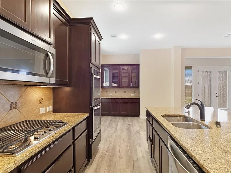 7742 Candlelight Park Ln — Photo 2