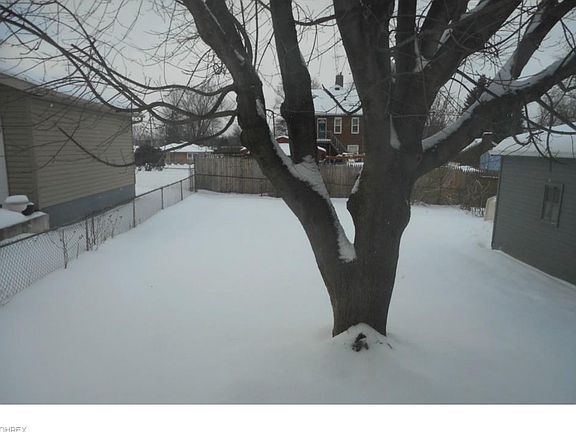 5th image of 423 E Hopocan Ave