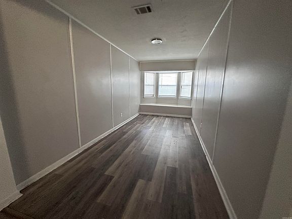 5th image of 1012 Barbara St