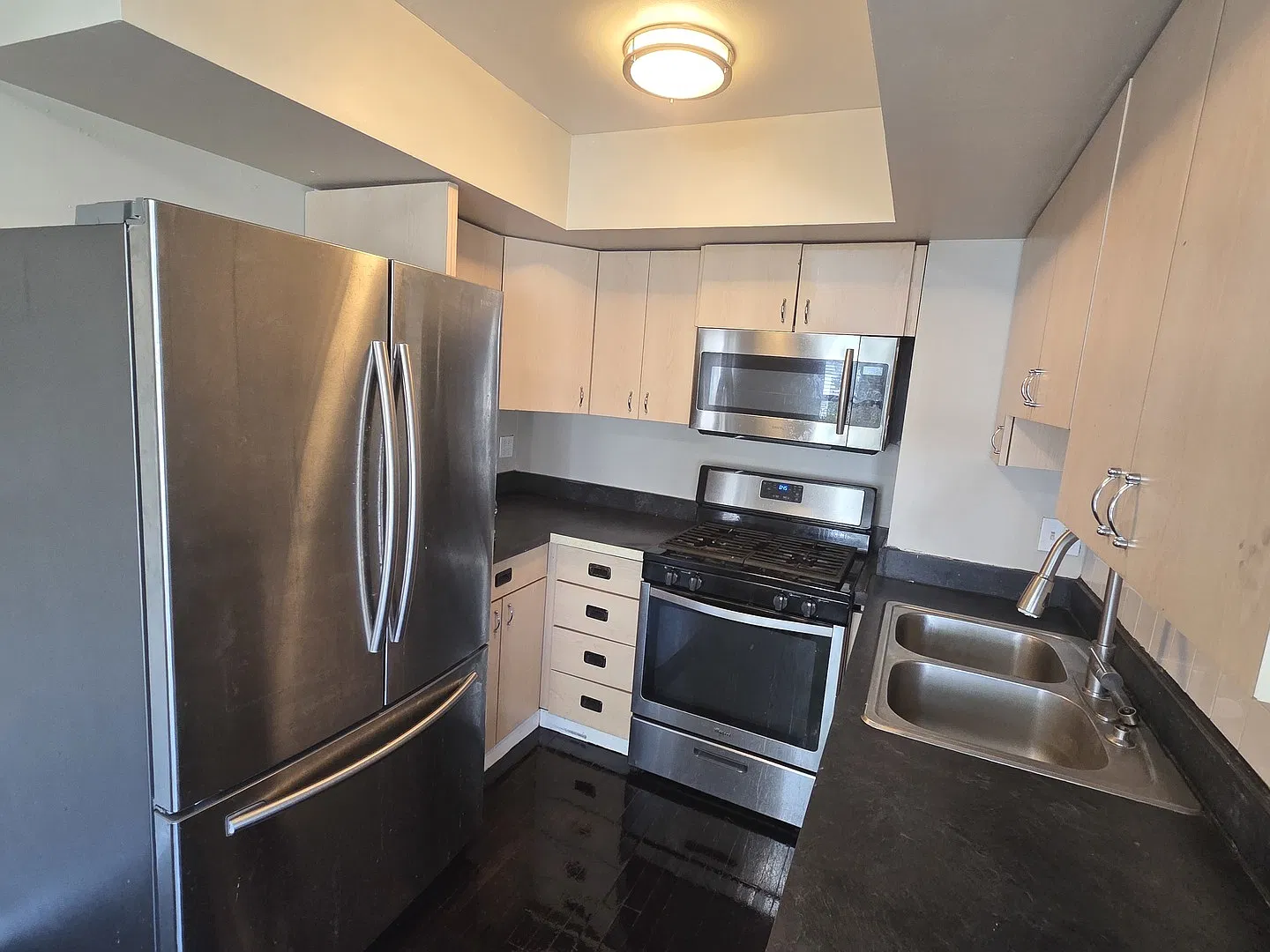 2 bed, 1.5 bath, $2,195 — Photo 3