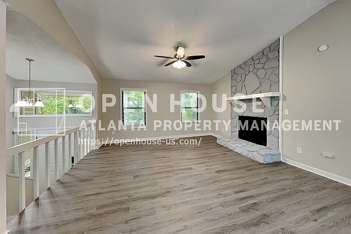 82 Fox Ridge Ct — Photo 3