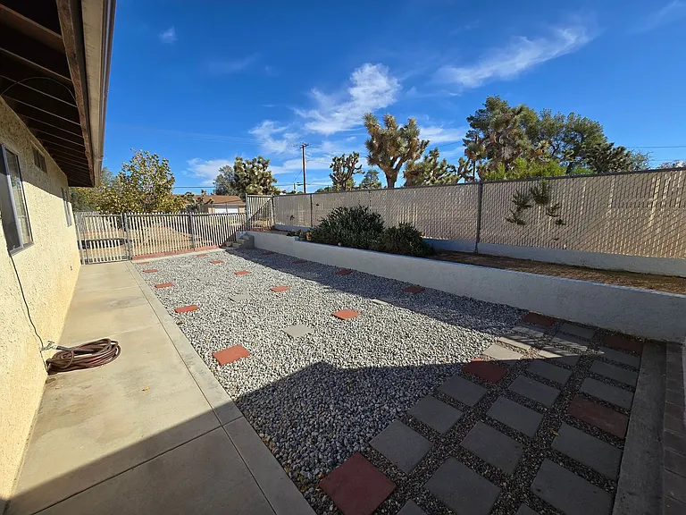 7717 Victor Vis — Photo 11