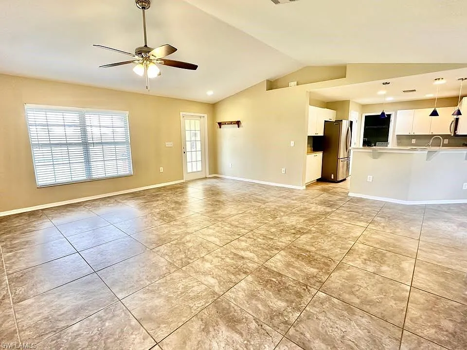 3 bed, 2.0 bath, 1574 sqft, $2,200 — Photo 2