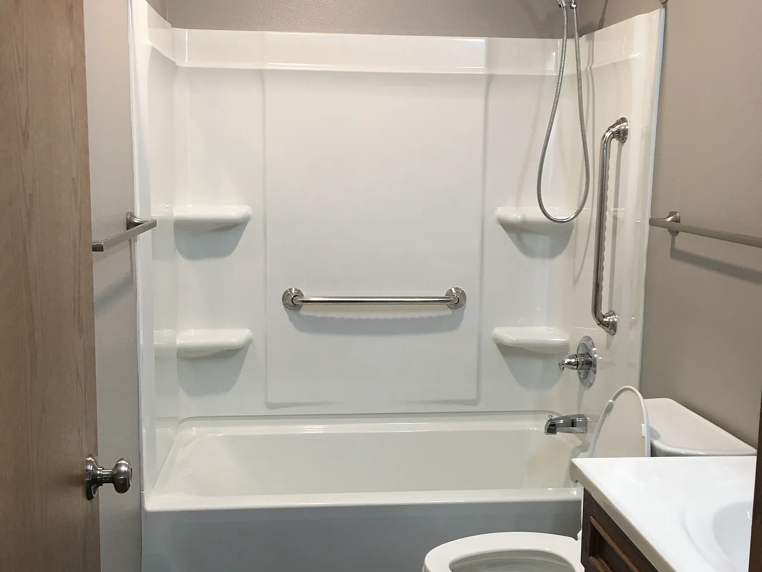 2 bed, 900 sqft, $900 — Photo 4