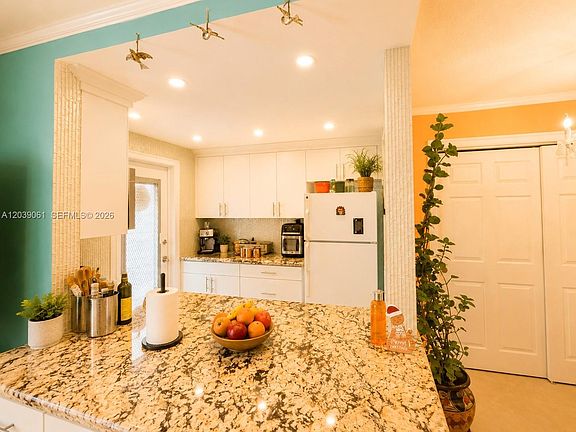 2nd image of 1725 James Ave APT 12A