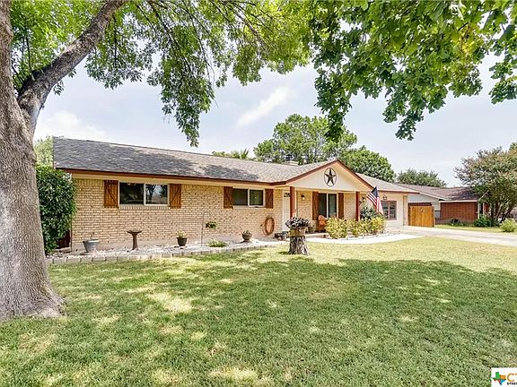 2nd image of 1114 Gardenia Dr