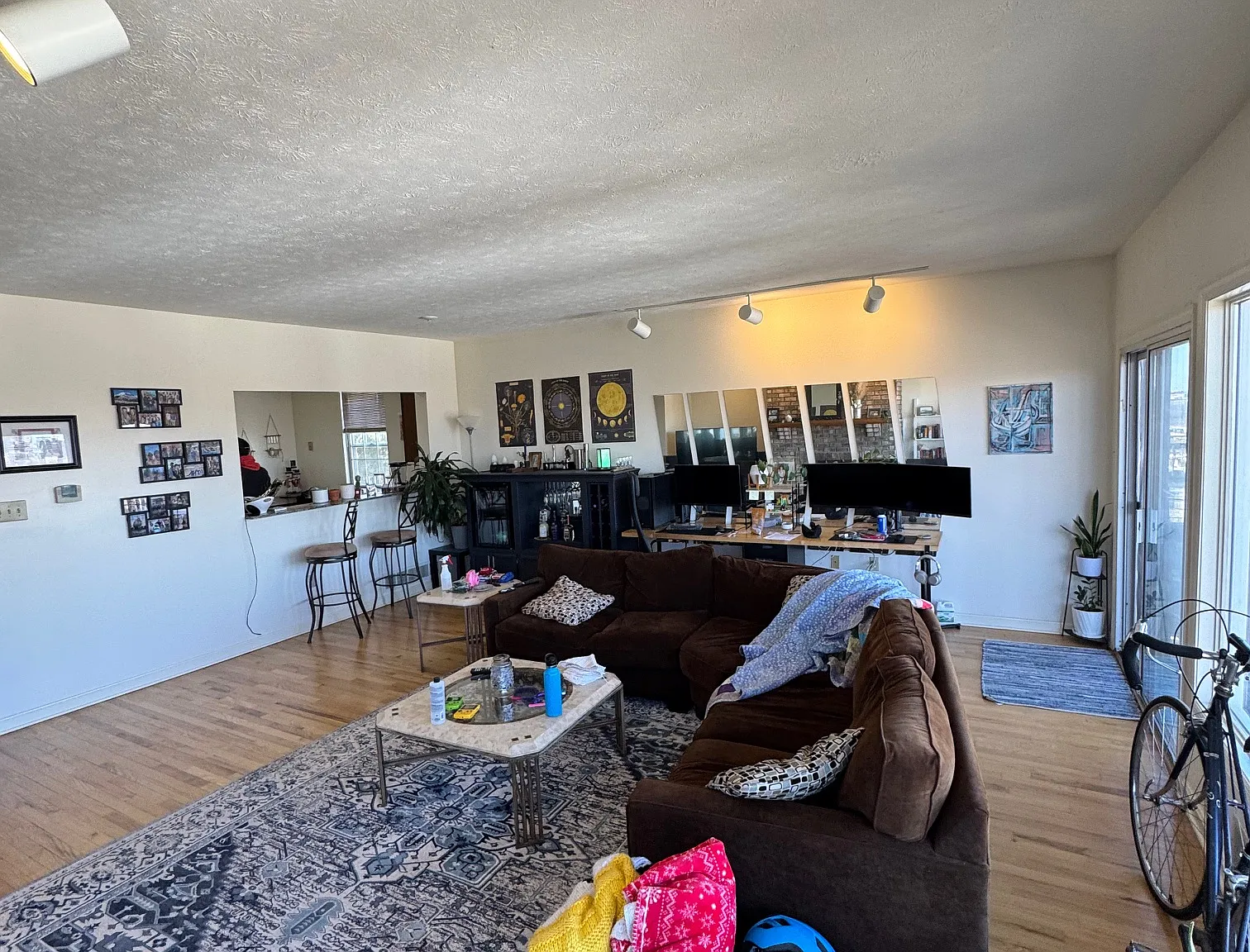 2 bed, 1800 sqft, $2,000 — Photo 4