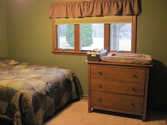2nd image of 120 E Parkview Dr