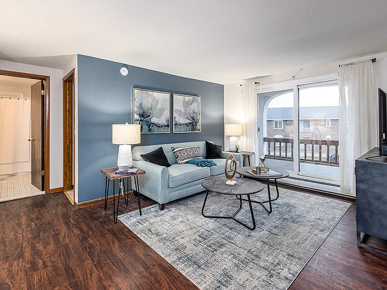 Raintree Island Apartment Homes — Photo 8