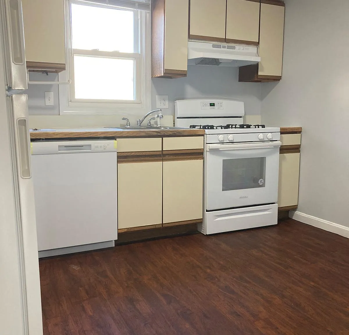 2 bed, 850 sqft, $1,800 — Photo 4