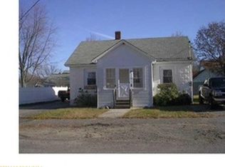 33 Maple St, Millinocket, ME 04462