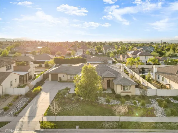 1575 Grove St, Redlands, CA 92374