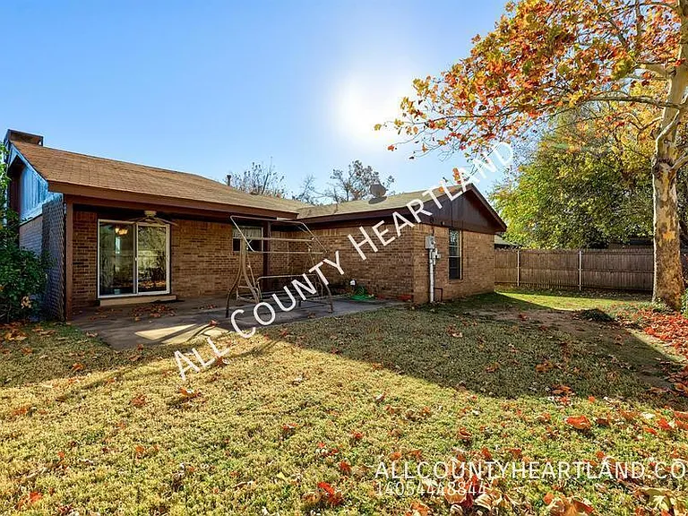 841 N Robinson Ave — Photo 24