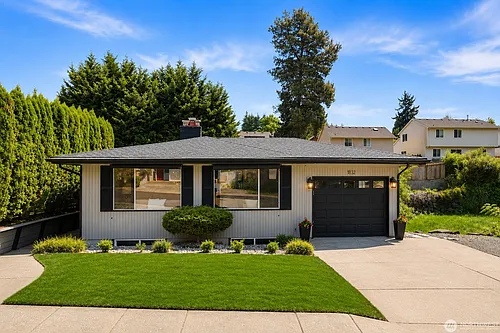 1832 Camas Ave NE Photo 1