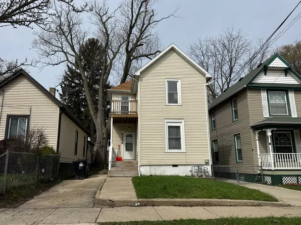 922 Racine St, Racine, WI 53403