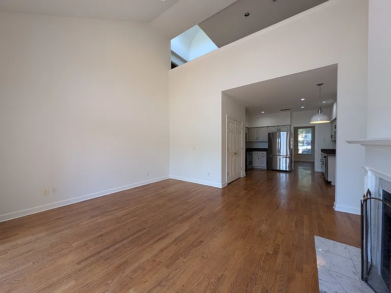 407 Clairton Ct #1 — Photo 8