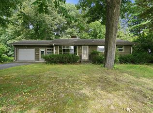 46 Spencer St, Agawam, MA 01001