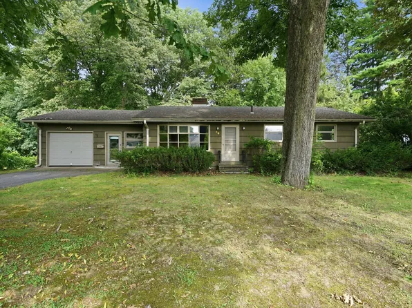 46 Spencer St, Agawam, MA 01001