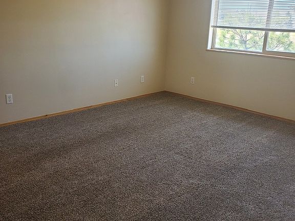5th image of 804 E Main St APT 4