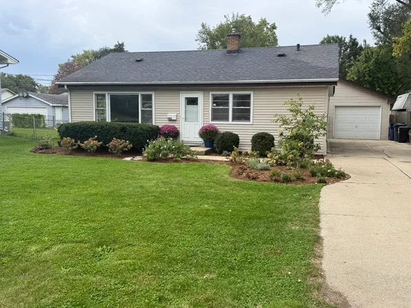 1445 N Webster St, Naperville, IL 60563
