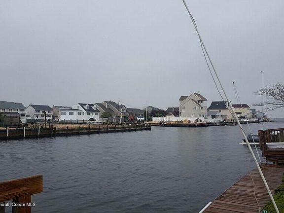 2nd image of 3438 Maritime Dr