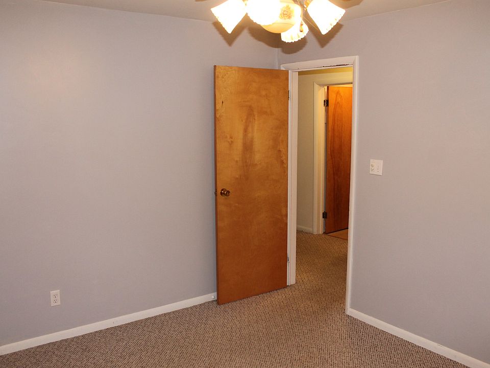 Upper Bedroom 1