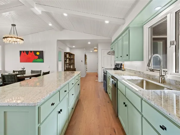 18910 Coppermine Rd, Rogers, AR 72756