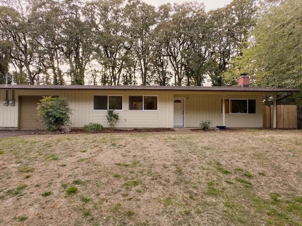 237 NE Azalea Dr - Property Image