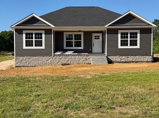 1198 Shiloh Rd, Lafayette, TN 37083