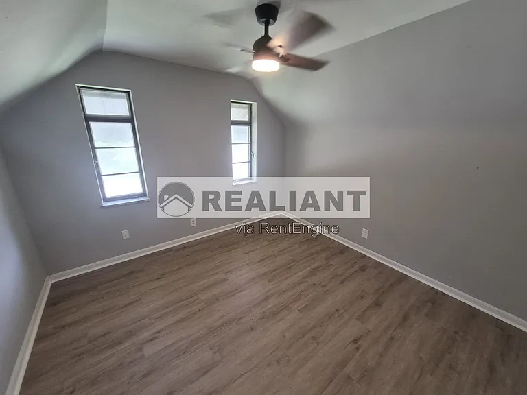 501 Hallam Ave — Photo 15